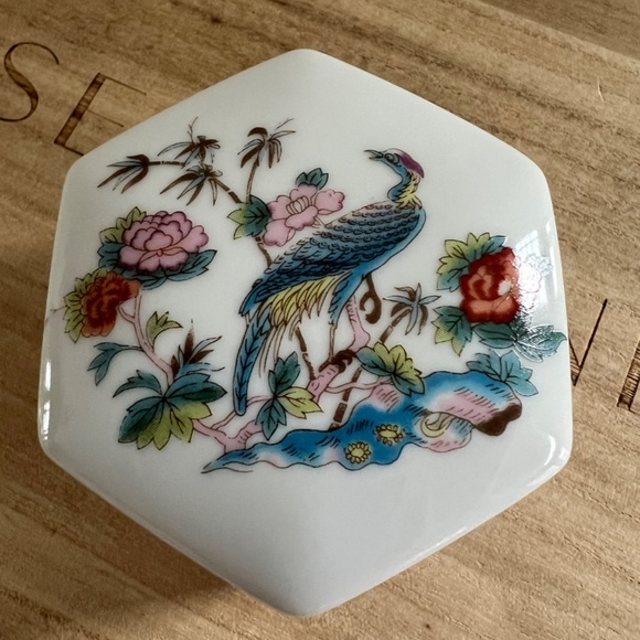 Porcelain Jewelry/Trinket Box - Picture 1 of 8